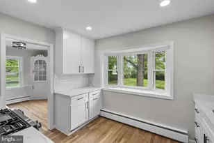 10242 Stratford Ave, Fairfax, VA 22030 - Photo 6