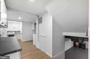10242 Stratford Ave, Fairfax, VA 22030 - Photo 18