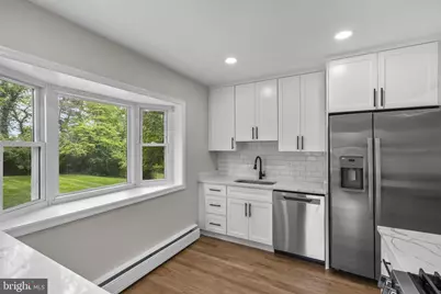10242 Stratford Avenue, Fairfax, VA 22030 - Photo 2
