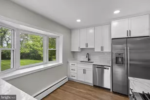 10242 Stratford Ave, Fairfax, VA 22030 - Photo 2