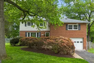 10242 Stratford Ave, Fairfax, VA 22030 - Photo 1
