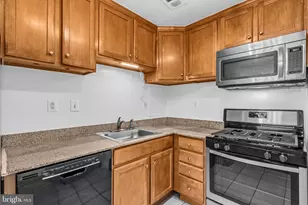 10570 Main St, Fairfax, VA 22030 - Photo 14