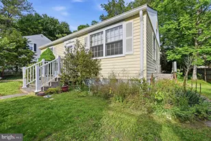 4103 Chestnut St, Fairfax, VA 22030 - Photo 2
