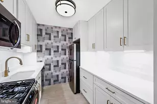 10167 Fair Woods Dr, Fairfax, VA 22030 - Photo 10