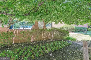 10167 Fair Woods Dr, Fairfax, VA 22030 - Photo 1