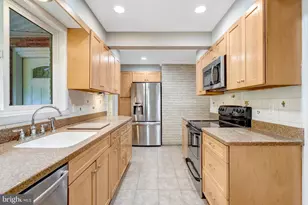 3435 Brookwood Dr, Fairfax, VA 22030 - Photo 2