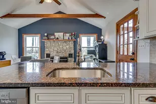 10837 Warwick Ave, Fairfax, VA 22030 - Photo 12