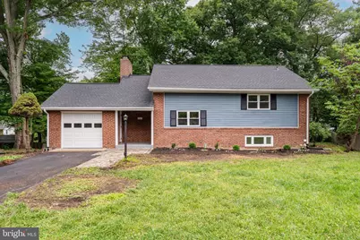 10915 Maple Street, Fairfax, VA 22030 - Photo 2