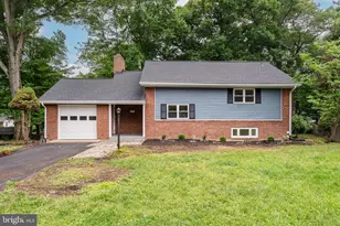 10915 Maple St, Fairfax, VA 22030 - Photo 2