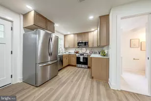 10915 Maple St, Fairfax, VA 22030 - Photo 16