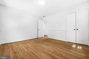 10705 Oak Pl, Fairfax, VA 22030 - Photo 16