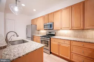 10328 Sager Ave, Fairfax, VA 22030 - Photo 8