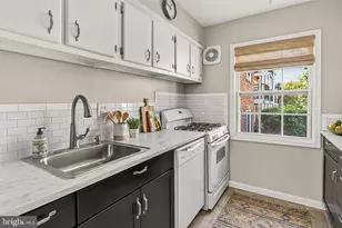 9445 Fairfax Blvd, Fairfax, VA 22031 - Photo 10