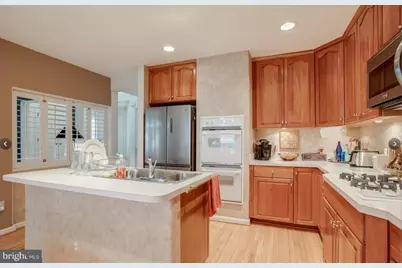 9810 Bolton Village Court, Fairfax, VA 22032 - Photo 8