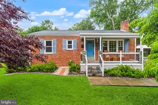 3912 Fairview Dr, Fairfax, VA 22031 - Photo 1