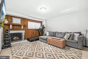 10208 Forest Ave, Fairfax, VA 22030 - Photo 32