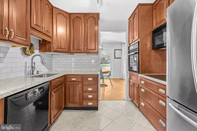 10208 Forest Avenue, Fairfax, VA 22030 - Photo 16