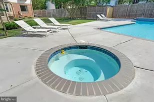 10371 Stratford Ave, Fairfax, VA 22030 - Photo 4