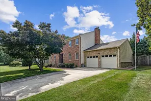 10371 Stratford Ave, Fairfax, VA 22030 - Photo 1