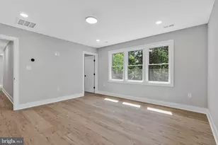 10211 Stratford Ave, Fairfax, VA 22030 - Photo 16