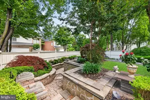 3860 Farrcroft Dr, Fairfax, VA 22030 - Photo 4