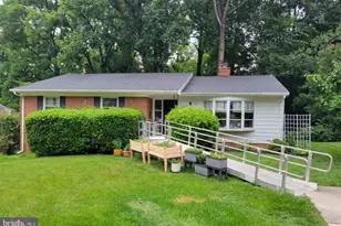 10104 Scout Dr, Fairfax, VA 22030 - Photo 1