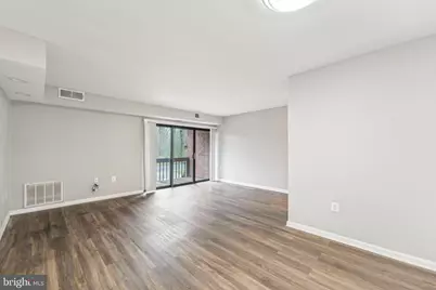 10724 W West Drive #204, Fairfax, VA 22030 - Photo 4
