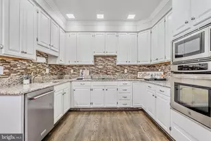 10449 Breckinridge Ln, Fairfax, VA 22030 - Photo 10