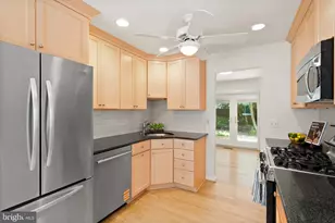 10222 Fox Ln, Fairfax, VA 22030 - Photo 10