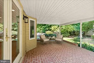 10222 Fox Ln, Fairfax, VA 22030 - Photo 26