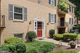 3901 Lyndhurst Dr, Fairfax, VA 22031 - Photo 4