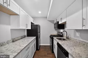 10720 W West Dr, Fairfax, VA 22030 - Photo 18