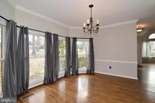 10200 Aspen Willow Dr, Fairfax, VA 22032 - Photo 16