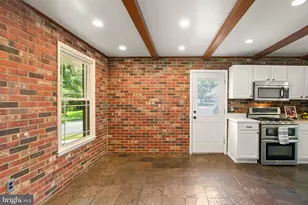 3231 Fair Woods Pkwy, Fairfax, VA 22030 - Photo 22