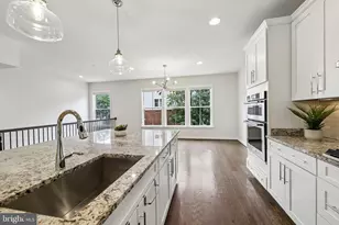 3961 Norton Pl, Fairfax, VA 22030 - Photo 8