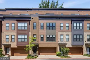 3544 Sutton Hts Cir, Fairfax, VA 22031 - Photo 2