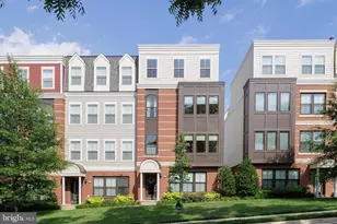 3957 Oak St, Fairfax, VA 22030 - Photo 4