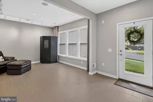 3957 Oak St, Fairfax, VA 22030 - Photo 6