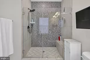 3957 Oak St, Fairfax, VA 22030 - Photo 30