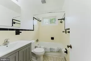 10914 Woodhaven Dr, Fairfax, VA 22030 - Photo 14