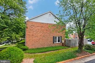10612 Railroad Ct, Fairfax, VA 22030 - Photo 38
