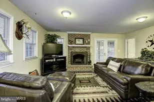 10501 Chancery Ct, Fairfax, VA 22030 - Photo 14
