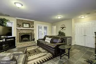 10501 Chancery Ct, Fairfax, VA 22030 - Photo 16
