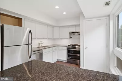 10105 Fair Woods, Fairfax, VA 22030 - Photo 8