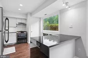 10105 Fair Woods, Fairfax, VA 22030 - Photo 6