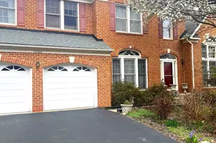 10504 Trowbridge Ct, Fairfax, VA 22030 - Photo 1
