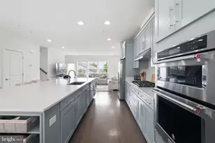 10720 Viognier Terrace, Fairfax, VA 22030 - Photo 6