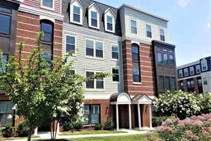 3974 Norton Pl, Fairfax, VA 22030 - Photo 2