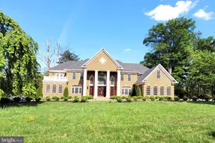 3617 Chain Bridge Rd, Fairfax, VA 22030 - Photo 2