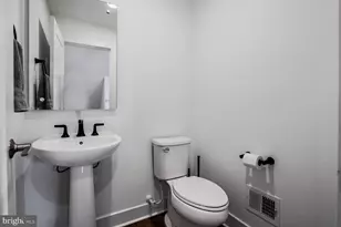 3509 Sutton Hts Cir, Fairfax, VA 22031 - Photo 20